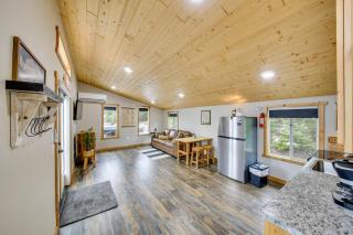 1 Mi to Waterfront Trails, Troy Home with Hot Tub! - 3