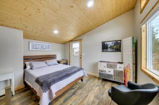 1 Mi to Waterfront Trails, Troy Home with Hot Tub! - 2