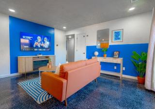 Roasted Blue - 8 min to KU & Mass - Lawrence - 0