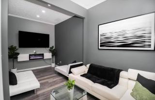 Modern Luxury in Tremont - 6Bed 3bath Fee parking - 5