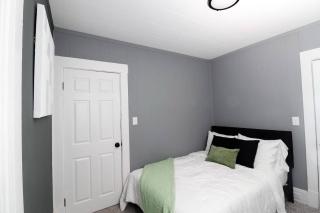 Modern Luxury in Tremont - 6Bed 3bath Fee parking - 2