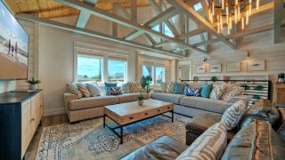 Private Pool Walk to Beach 6BDR MainGuest House Third Sandbar by AvantStay - 2