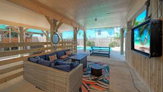 Salty Peach by AvantStay Private Pool New Decor - 4