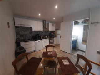 Village house in Luberon - 2