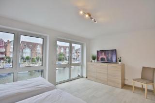 City Marina, CM24c - 1