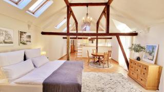 1F Good connection to Frankfurt city, fair&airport - 0