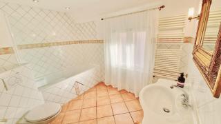 1F Good connection to Frankfurt city, fair&airport - 4