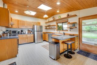 Beach and Bay Access! 5-Acre Whidbey Island Retreat - 3