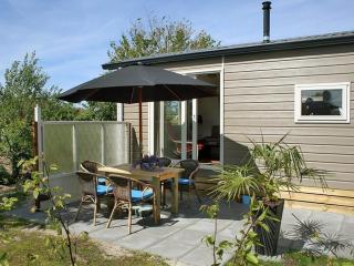 Chalet near sea beach in Hollum - 0