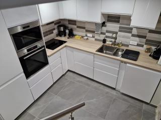 Guerlesquin village house - 2