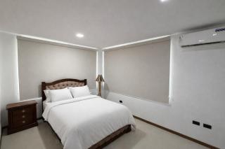 Elegant Chipipe Apartment Walk to the Beach - 8