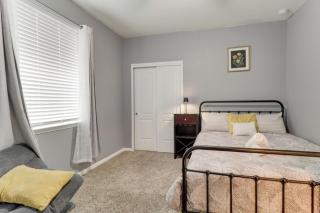 Spacious 4BR Home, Fast WiFi, Parking, Less than 15 mins from Austin - 3