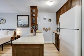 Iconic Vegas Views - 6 comfy Beds, NO RESORT FEES, Center Strip! - 1