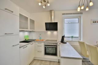 Duhner Brise, DB16 - 7