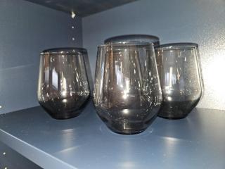 Shaganappi 2BR with private Baths, Walk to CTrain, Garage Parking, Full Kitchen - 5