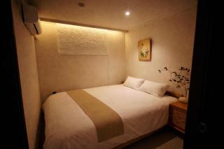 한옥#독채 #10인 #경복궁역 도보 4분 #올리모델링 #가족키즈#명동 동대문 광화문 바로 옆 #호텔식 숙소 #무료 와이파이 #짐보관#세탁건조기 #교통최고 - 7