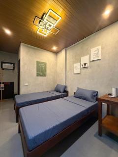 Astra Tourist Inn - 3