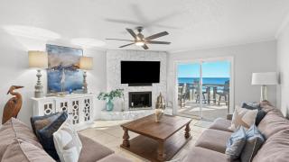 Beachfront Townhome with Instant Access to Beach Beachside Kisses by AvantStay - 9