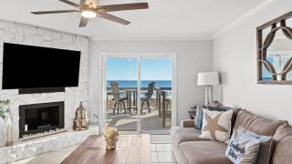 Beachfront Townhome with Instant Access to Beach Beachside Kisses by AvantStay - 4