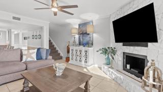 Beachfront Townhome with Instant Access to Beach Beachside Kisses by AvantStay - 3