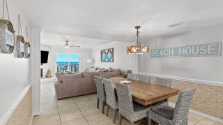 Beachfront Townhome with Instant Access to Beach Beachside Kisses by AvantStay - 1