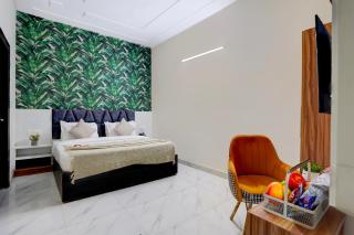 The Royal Corporate Near Sector 52 Metro Station - 3