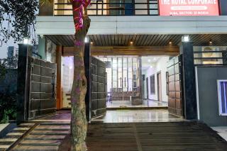The Royal Corporate Near Sector 52 Metro Station - 4