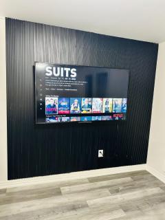 Sky Cove - Modern Comfort, Simple, Cozy, Central - 0