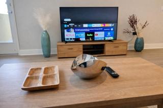 Luxury 2 Bedrooms 2 Bathrooms With Pool and Gym - 2