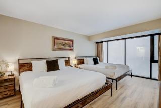 Penthouse on the strip - 6 Comfy beds!!! - 6