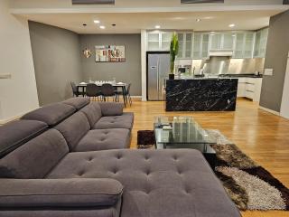 Cozy Spacious Loft St Mary Bukit Bintang Pavilion - 2