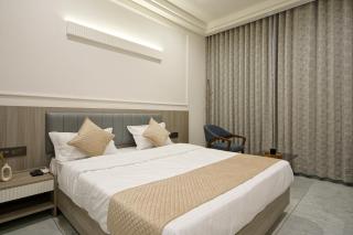 The Grand Platinum Hotel - 5