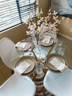 Skyline Views & Modern Luxury Apartment - 6