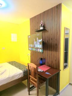 Jenessa's Bedsite, Aircon, 5G , Netflix - 6