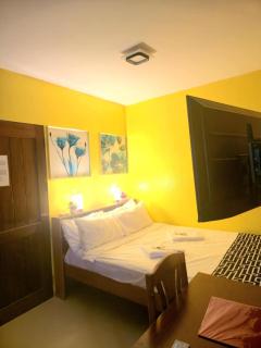 Jenessa's Bedsite, Aircon, 5G , Netflix - 8