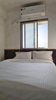 Unix Hotel And Guest House - 6