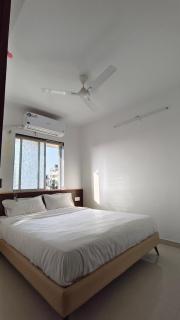 Unix Hotel And Guest House - 5