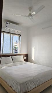 Unix Hotel And Guest House - 4