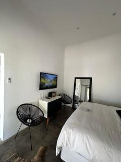 White House Cottage - 7