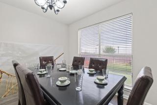 Family Retreat Near Kalahari Sleeps 10 Modern - 6