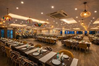 Hotel Oxmo Delhi Airport With Free Aiport Drop - 6