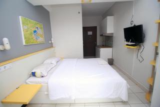 Easton Park Residence Naffi Rooms by Mustika - 2