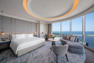 Crowne Plaza Weihai Binhai by IHG - 9