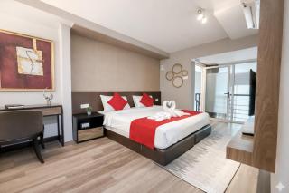 Modern Seaview 2BR Duplex High Floor Heart of George Town 73A - 5