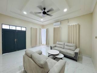 Rumah Mak Anjang - Wifi, 4BR, 9-10Pax - 2