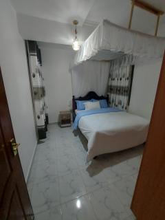 The Lakeside Apartments - 5