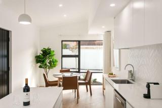 Stylish & Central Retreat 2BR - 5