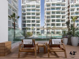 42 Residence by Brown - 9