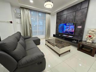 峇株巴辖皇子城现代简约风格民宿 - 6