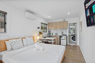 Studio walk to Westfield Best for Solo Traveler - 5